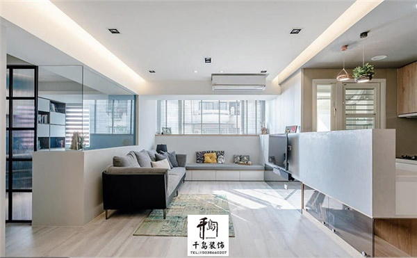 沿用舊家具,營(yíng)造熟悉感